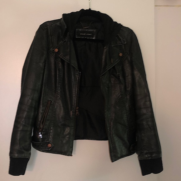 Black Rivet faux leather motorcycle jacket (M) - Picture 6 of 9